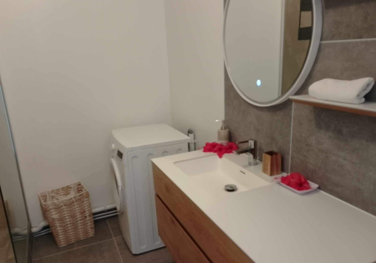 Bathroom, Manaeva L3