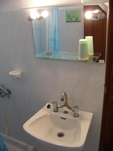 Bathroom 3, Helgas Paradise, South Aegean