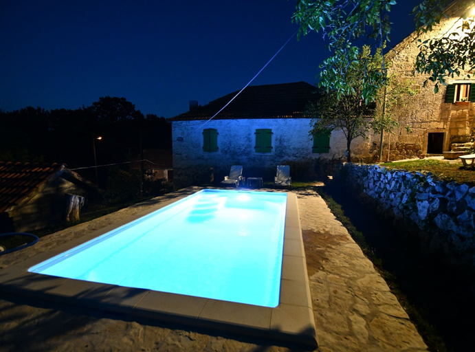 Sport & Beauty 5, Apartment Rural Podastrana, Hrvace