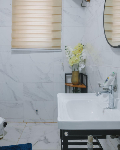 Bathroom 2, Cozy Apartments at East Airport, Accra