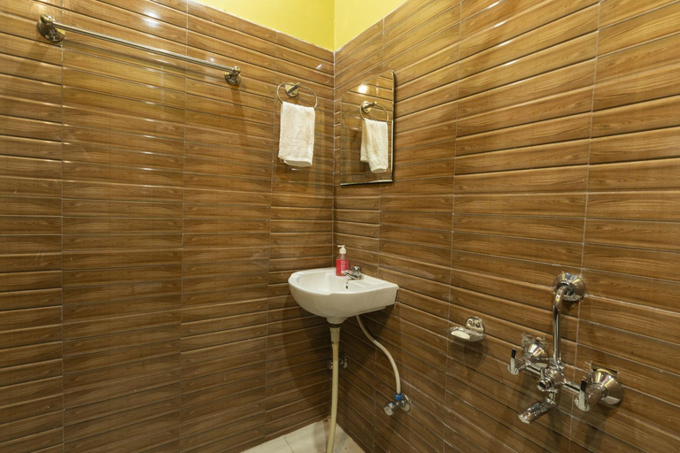 Bathroom 4, Zostel Homes Harabhag, Jogindernagar, Mandi