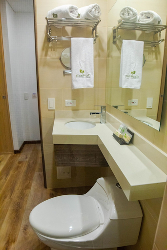 Bathroom 3, EcoHub Hotel Medellin, Medellín
