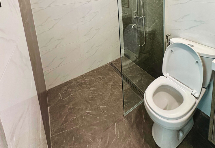Bathroom 10