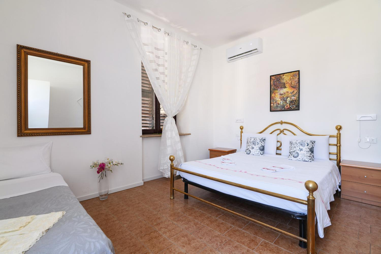 Bedroom 2, Casa Magrini, Bergamo