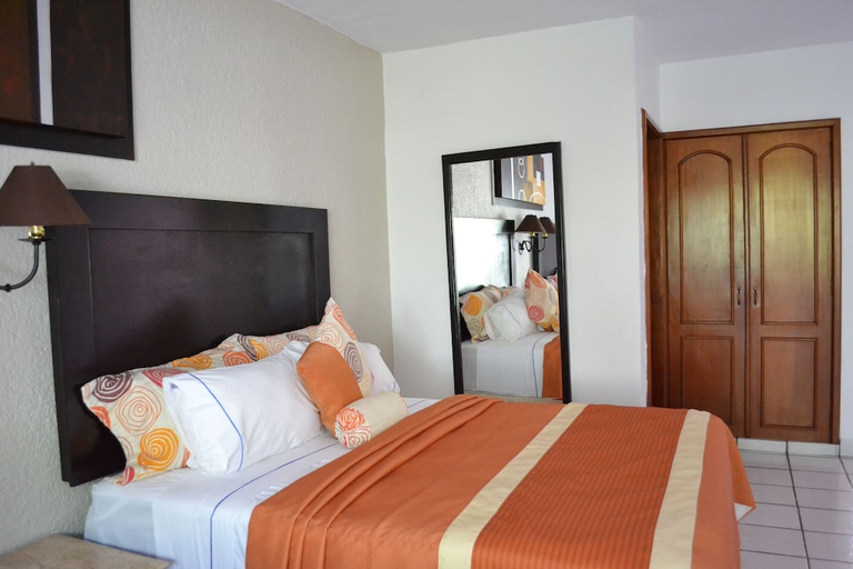Bedroom 2, Hotel Maria Isabel, Colima