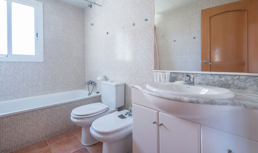 Room 4, R141 - C6 Manila Resort Patio, Tarragona