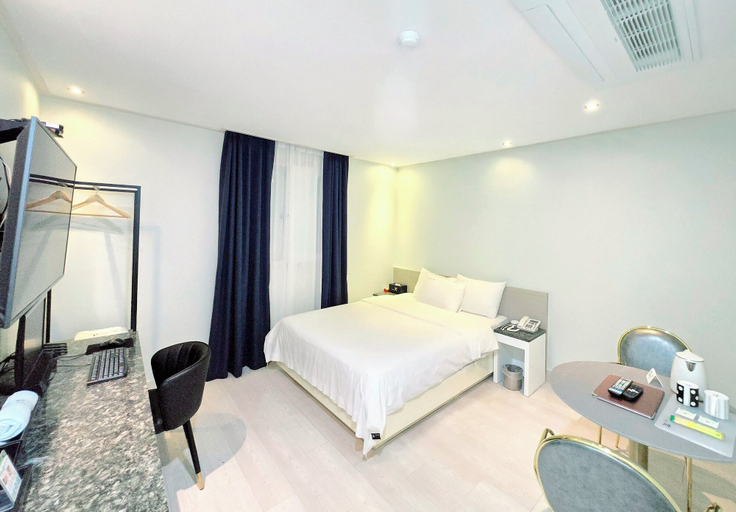 Bedroom 4, Cheonan K Hotel, Cheonan