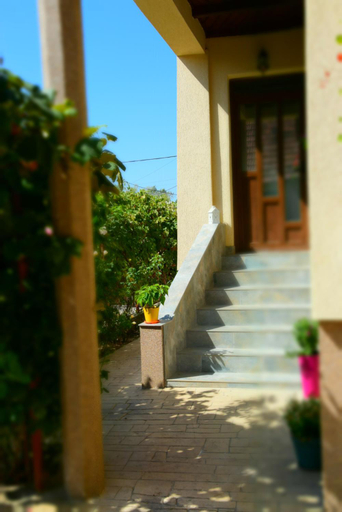 Others 5, Casa Smeilor Horezu, Horezu