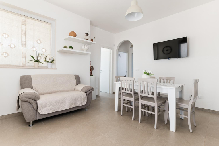 Others 5, Villa Montallegro, Brindisi