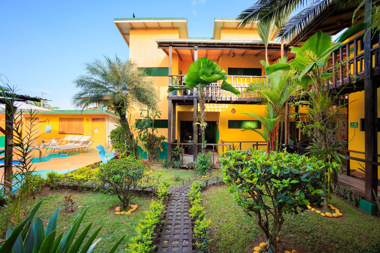 Exterior & Views, Hotel La Casa de las Flores Cahuita, Talamanca