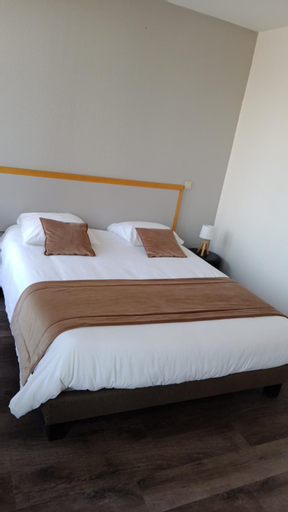 Bedroom 4, Hotel De France, Indre