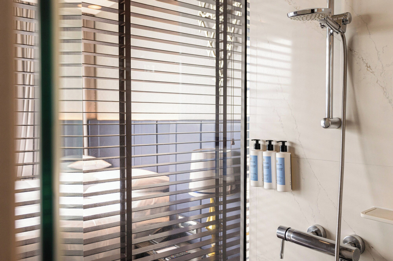 Bathroom 26