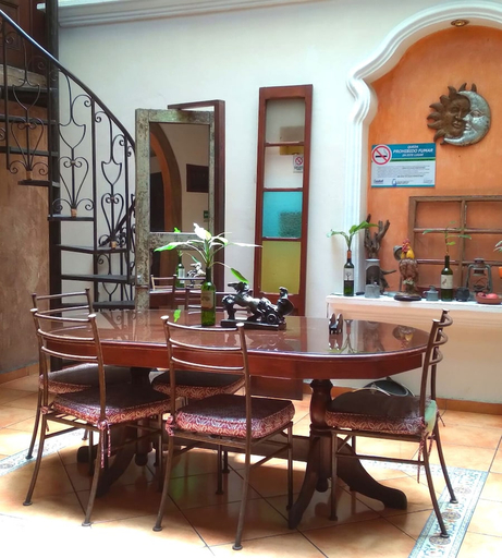 Food & Drinks 5, Hotel Villa Florencia Centro, San Salvador