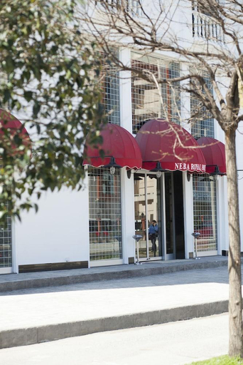 5, Neba Royal Hotel, Merkez
