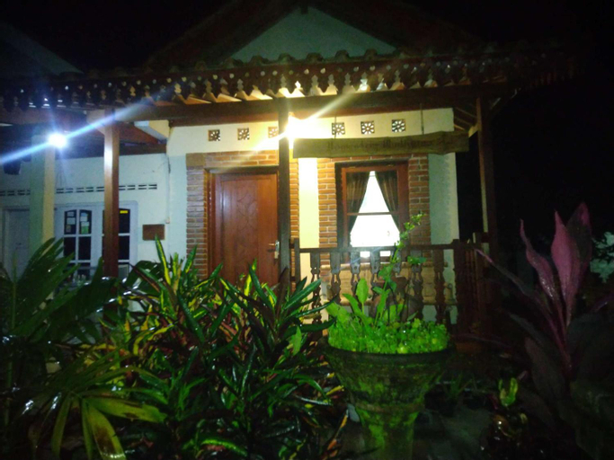 Exterior 2