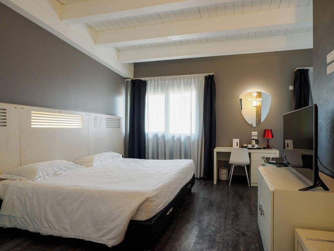 Bedroom 4, Daytona Business Hotel, Parma