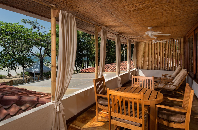 Others 4, Hotel Capitan Suizo, Santa Cruz