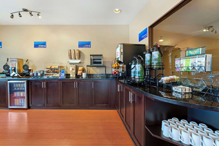 Food & Drinks 5, Best Western Northgate Inn, Nanaimo