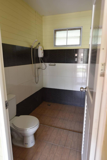 Bathroom 3, Campchamao  Homestay , K. Khao Chamao