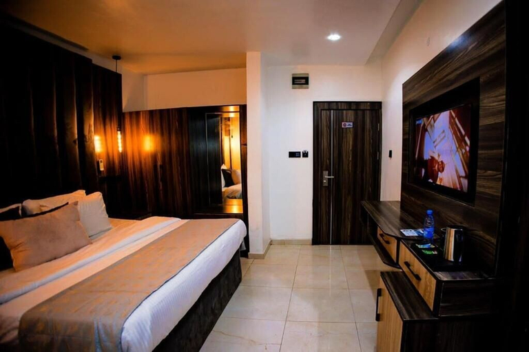Bedroom 4, VINMILAN Hotel & Resort, Oshimili North