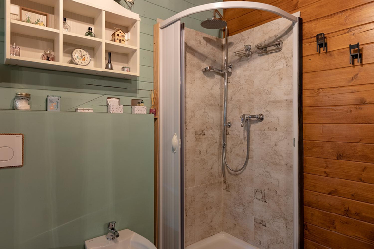 Bathroom 17