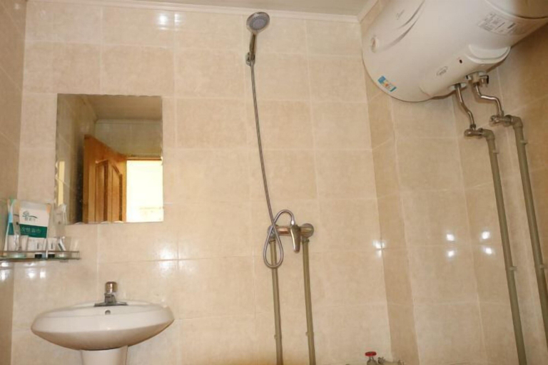 Bathroom 3, Hongyuan Xinyanyao Hotel, Ngawa Tibetan and Qiang