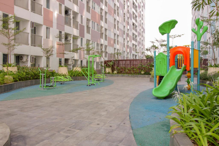 Family & Kids, Cozy Living Studio Grand Sentraland Karawang Apartment By Travelio, Karawang