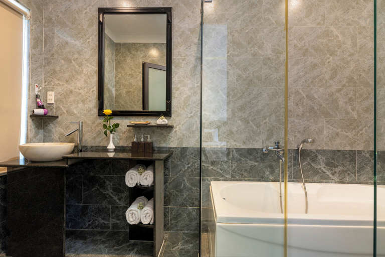 Bathroom 3, Green Tea Homestay, Da Nang