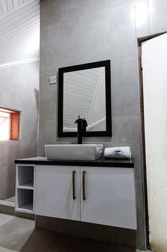 Bathroom, Njele Country Park, Ndola