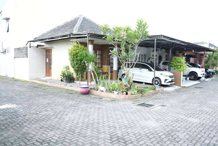 Exterior 3