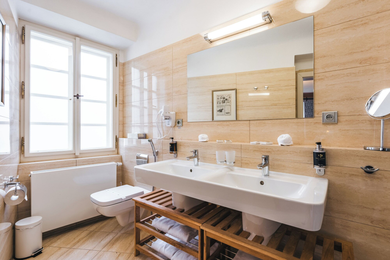 Bathroom 4, Hotel Latrán, Český Krumlov