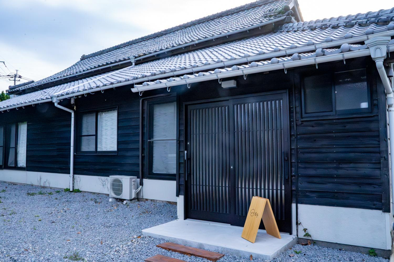 A rental villa with a view of the sea from the top of the hill Shimairo Nagate, Gotō