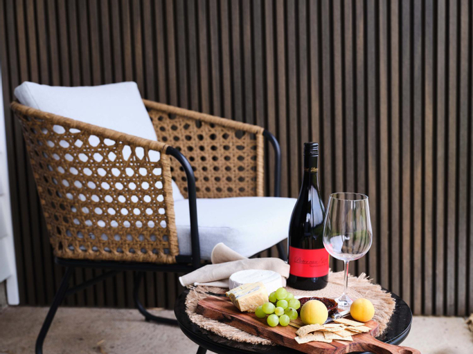 Food & Drinks 5, Shawwood Estate, Mid-Western Regional - Pt A
