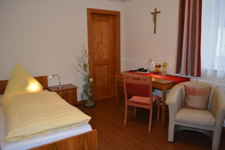 Bedroom 3, Gastehaus Schweiklberg, Passau