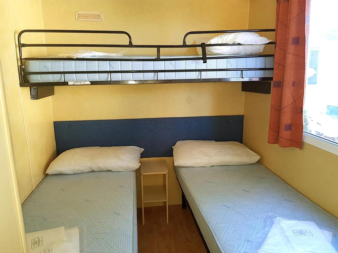 Bedroom 2, Italian Holidays Mobile house in Ameglia, La Spezia