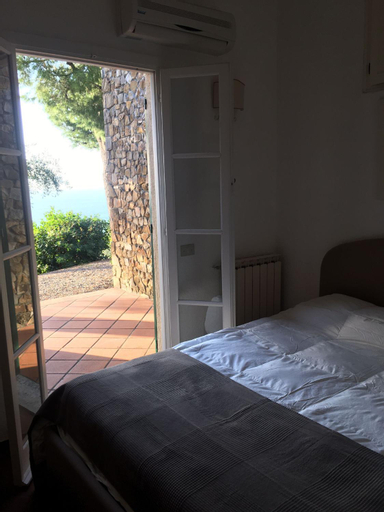 Bedroom 2, Villa della Pietra, Imperia