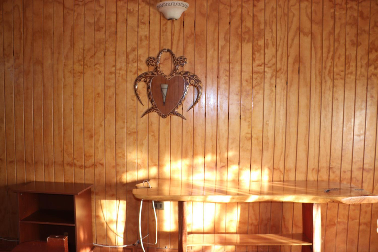 Others 2, Hostal Avareipua, ísla de Pascua