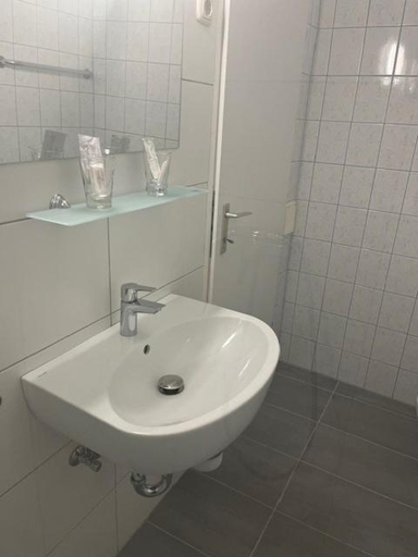 Bathroom 5, Hotel Post 14, Braunau am Inn