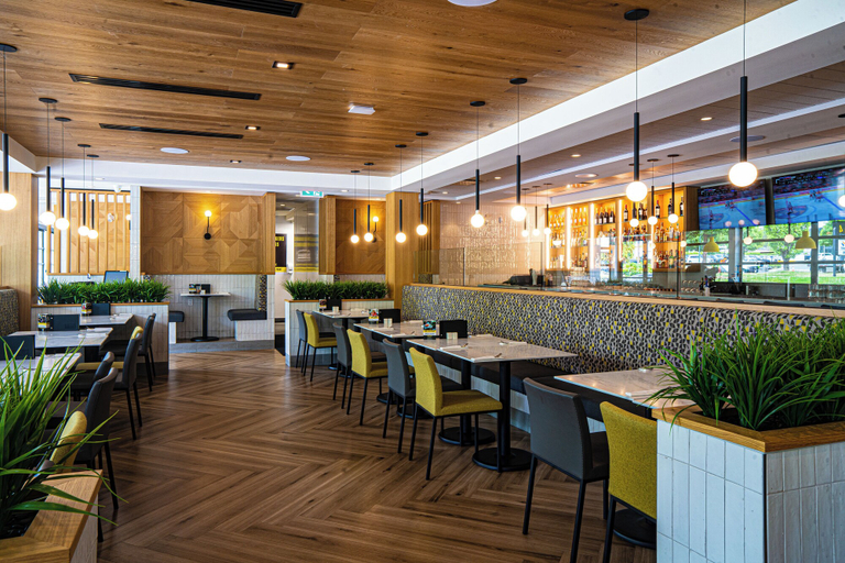 Food & Drinks 5, Accent Inns Burnaby, Greater Vancouver