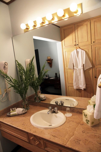 Bathroom 3, Portal Del Angel Hotel, Distrito Central