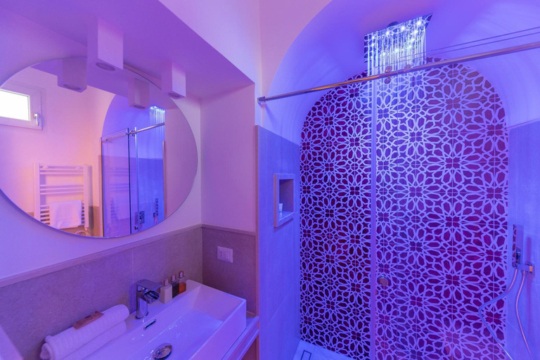Bathroom 4, Suite Belvedere Capri Exclusive Rooms, Napoli