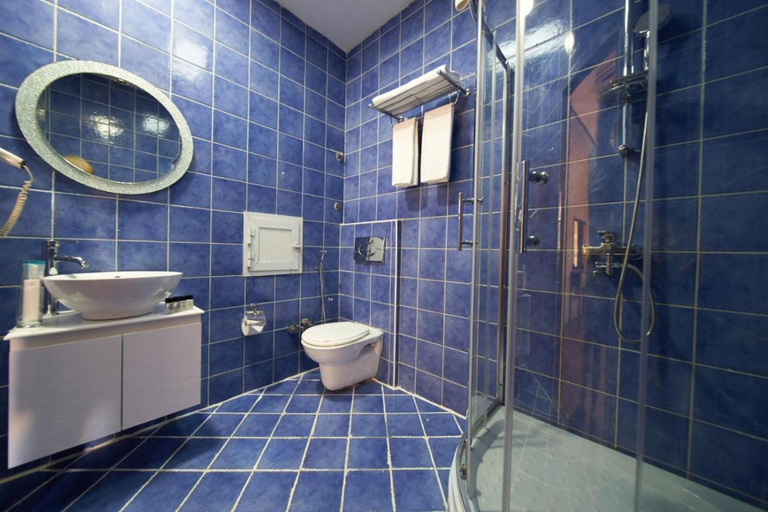 Bathroom 3, Crossway Hotel, Baku
