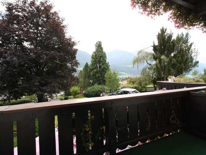Others 4, Apartment in Niedernsill Near Zell am See Ski Area, Zell am See