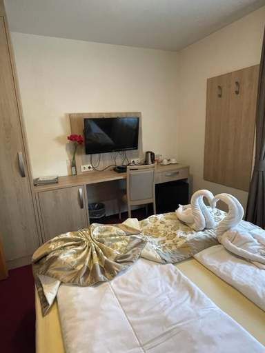 Bedroom 3, Hotel Sonne, Ravensburg