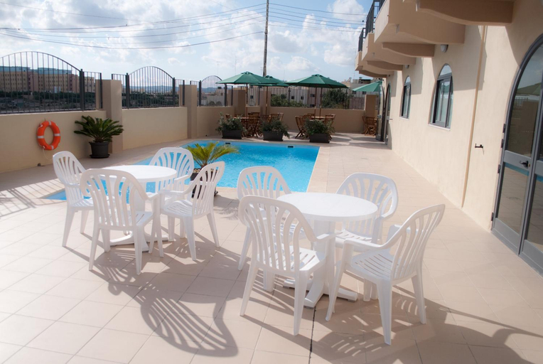 Others 5, Hotel Kappara