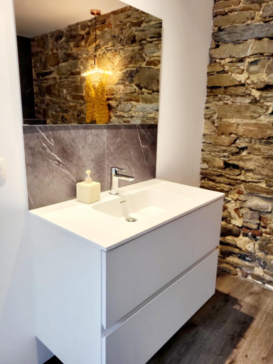 Bathroom 3, Luxury Spa Hotel - Francofolies, Liège
