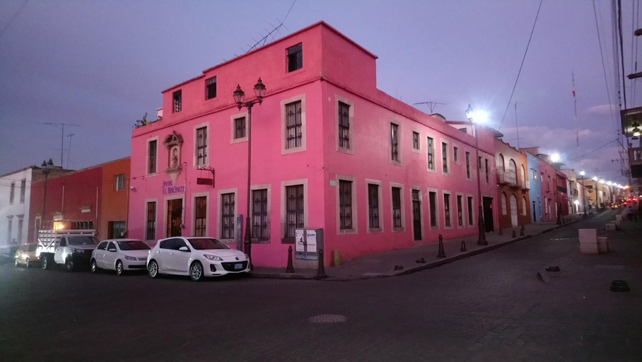 Exterior & Views