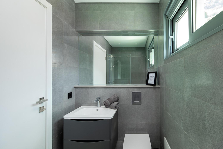 Bathroom 2, SKYFALL VILLA, Calheta