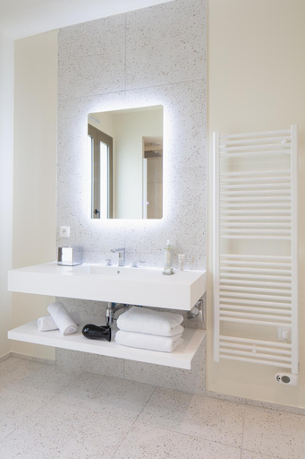 Bathroom 4