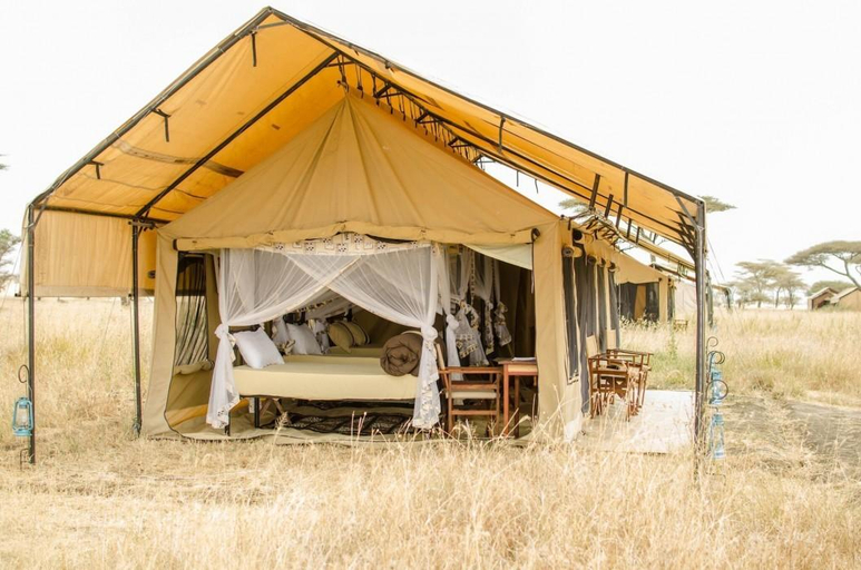 Others 4, Gnu Mara River Camp, Serengeti
